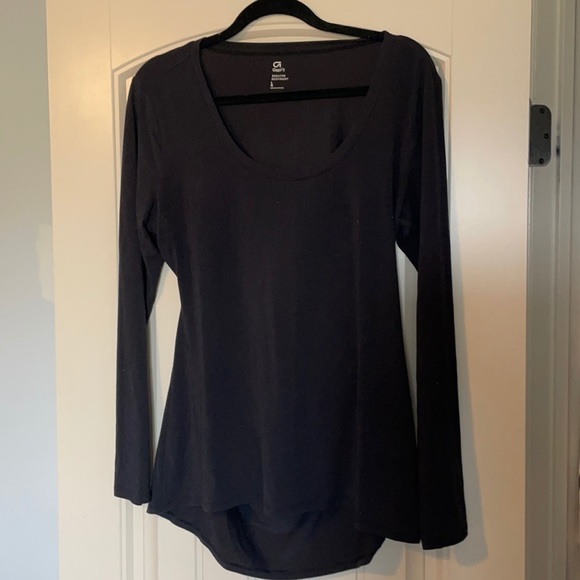 GAP Tops - GapFit long sleeve tee with cutout detail